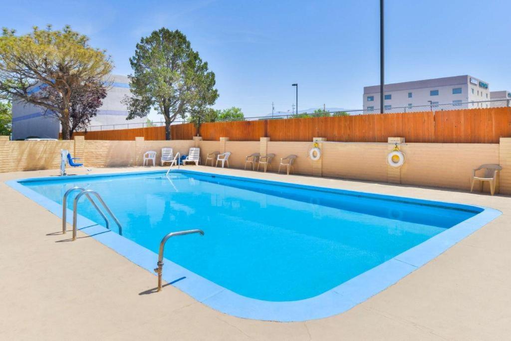 Days Inn By Wyndham Albuquerque Northeast Extérieur photo